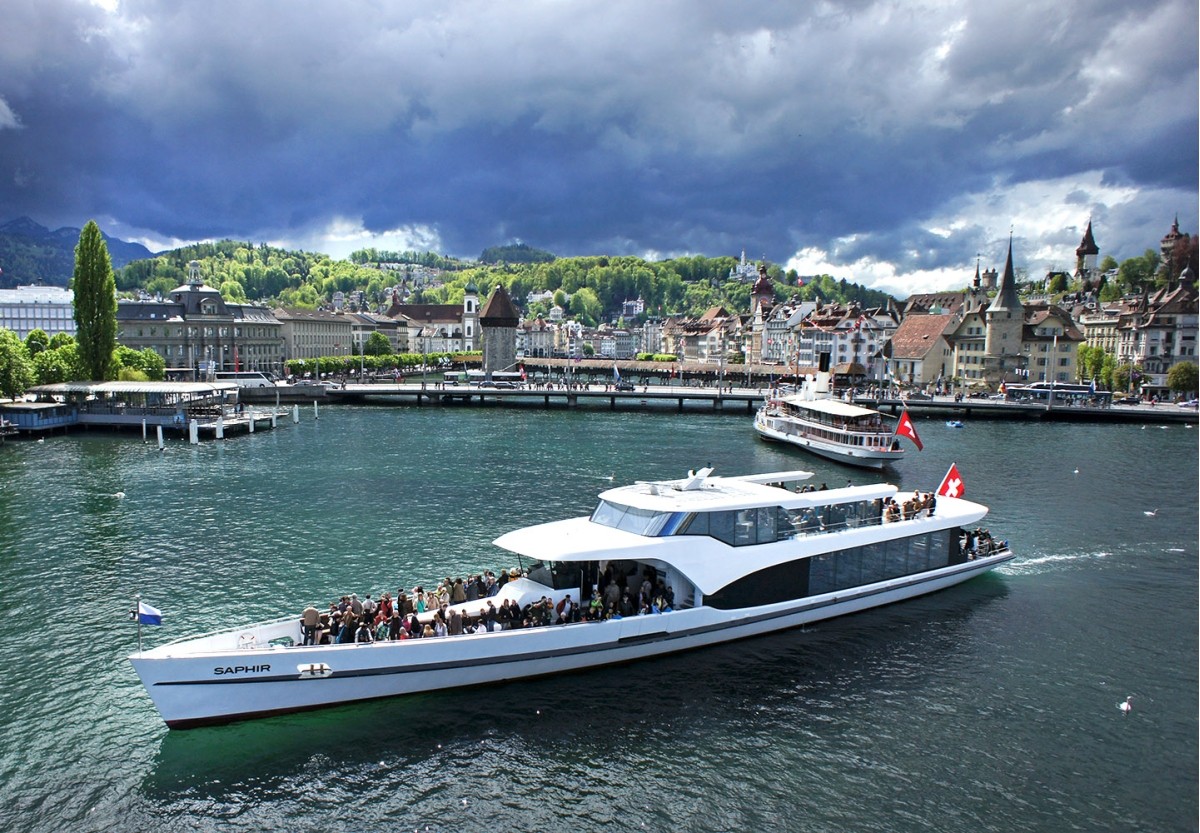 Ticket for 1-hour Cruise on Panorama-Yacht Saphir  (with SBB GA/AG or Half-Fare Card)