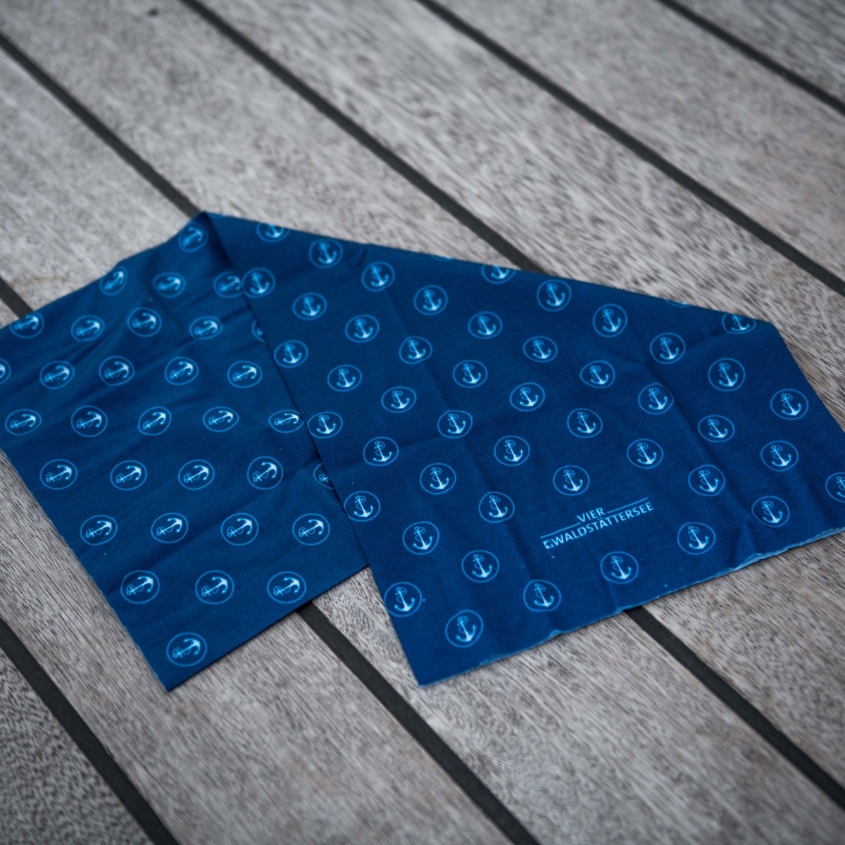 Multifunctional scarf