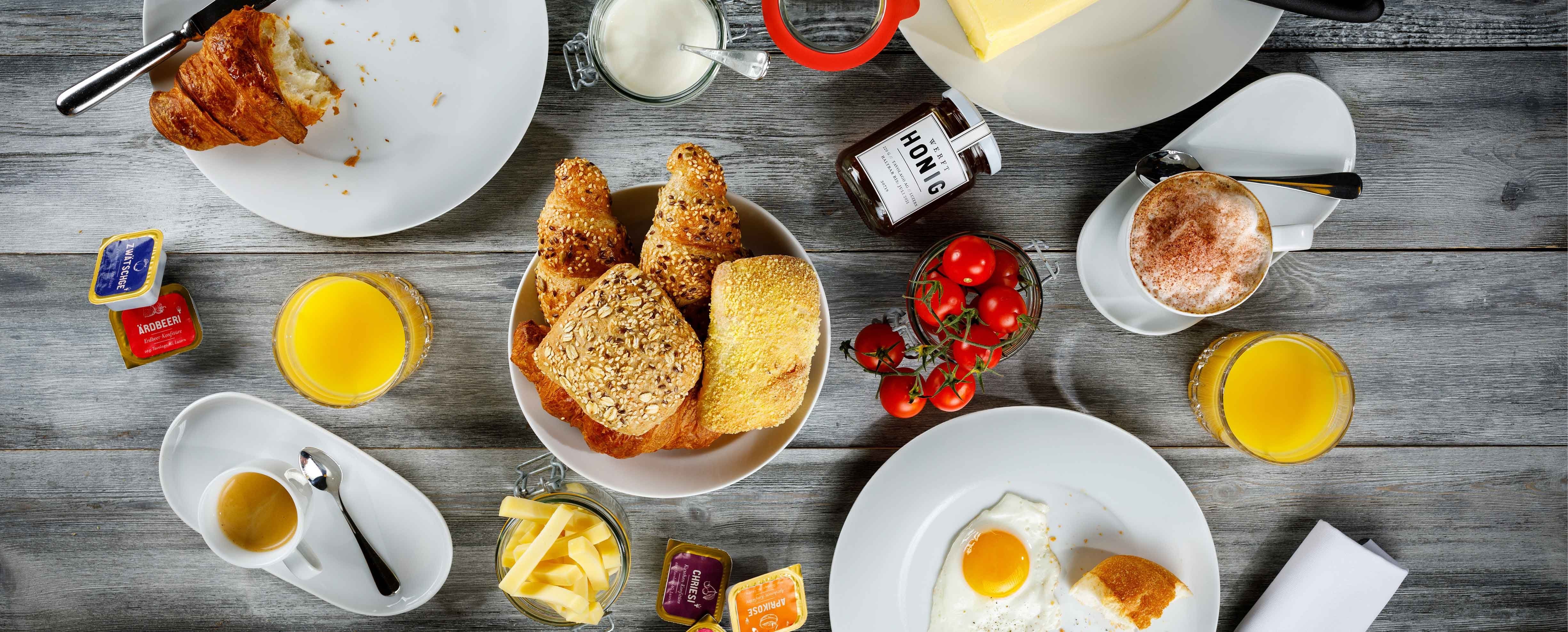 Sunday Breakfast Cruise with Half-Fare Card